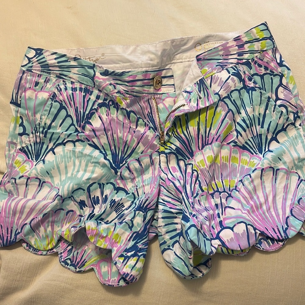 Lilly Pulitzer Seashell Buttercup Shorts